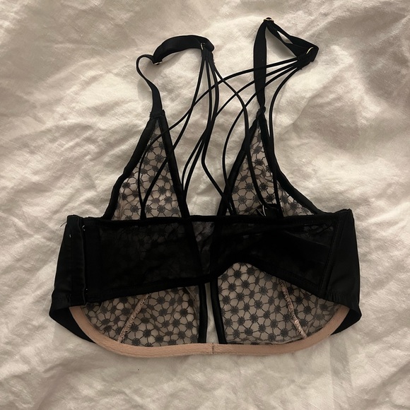 Black VS bralette/lingerie - Picture 2 of 3